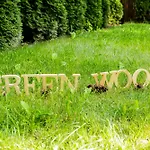 Wood Airport Varsovie