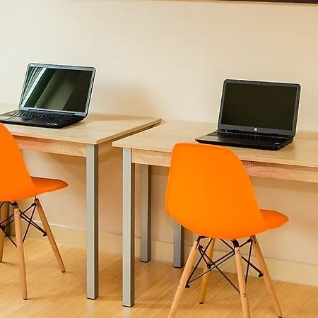 Wood Airport * 华沙