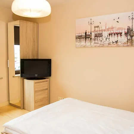 Wood Airport * Varsavia