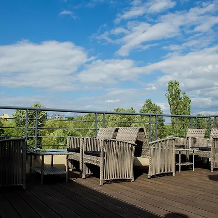 Wood Airport Hostel Warschau