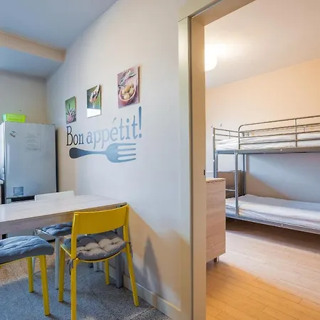 Ostello Wood Airport *