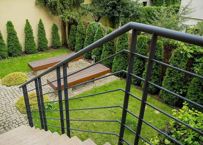 Green Wood Hostel Airport