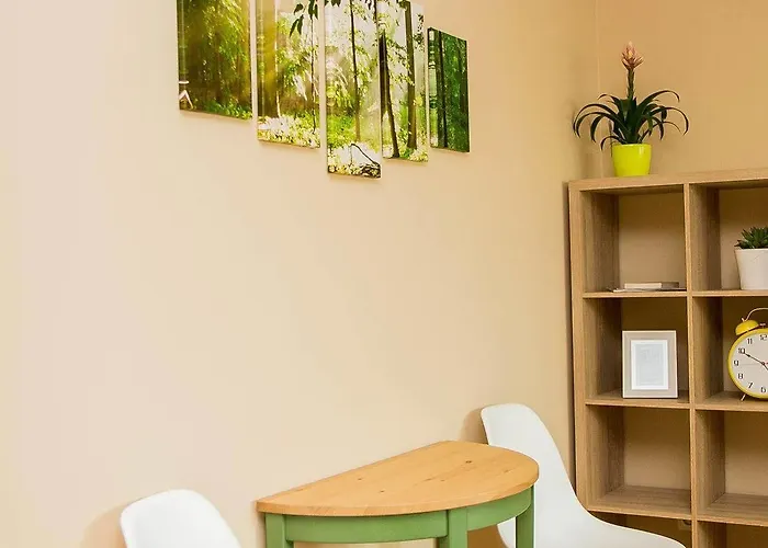 Green Wood Hostel Airport *