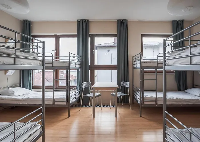 Green Wood Hostel Airport Warsaw