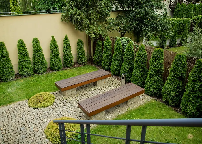 Green Wood Hostel Airport