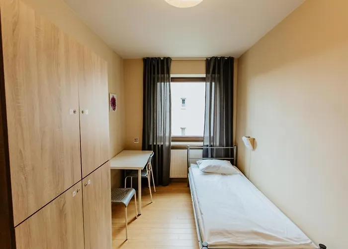 Hostel Green Wood Hostel Airport