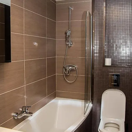 Хостел Green Wood Hostel Airport *
