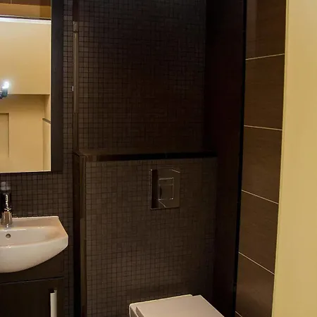Хостел Green Wood Hostel Airport Варшава