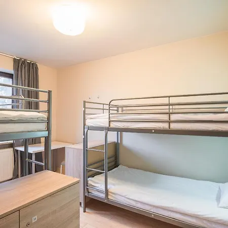 Wood Airport Hostel *