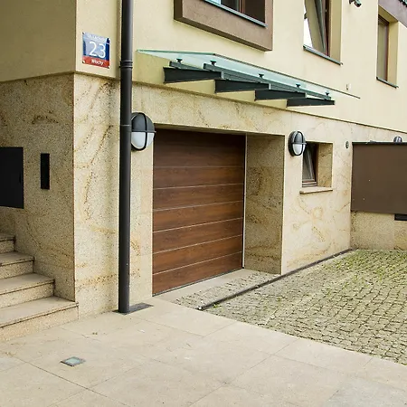 Wood Airport Hostel Βαρσοβία