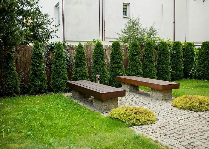 Vandrerhjem Wood Airport