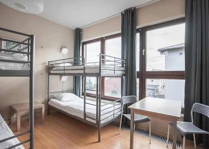 Vandrerhjem Wood Airport